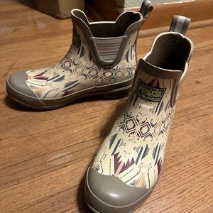 Women’s Pendleton Rain Boots